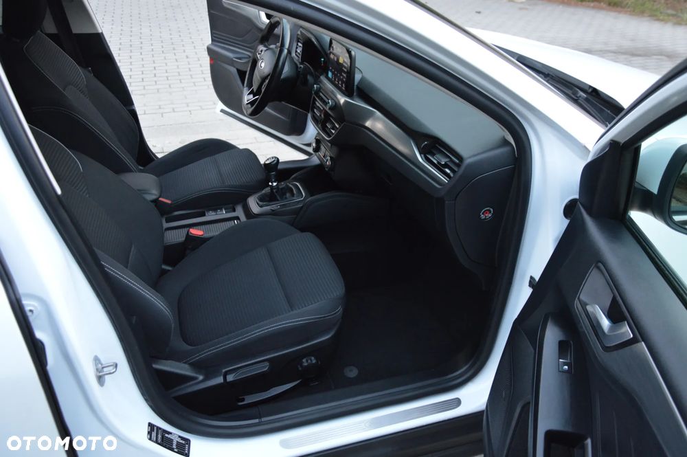 Ford Focus 1.5 EcoBoost STart-Stopp-System TITANIUM - 12