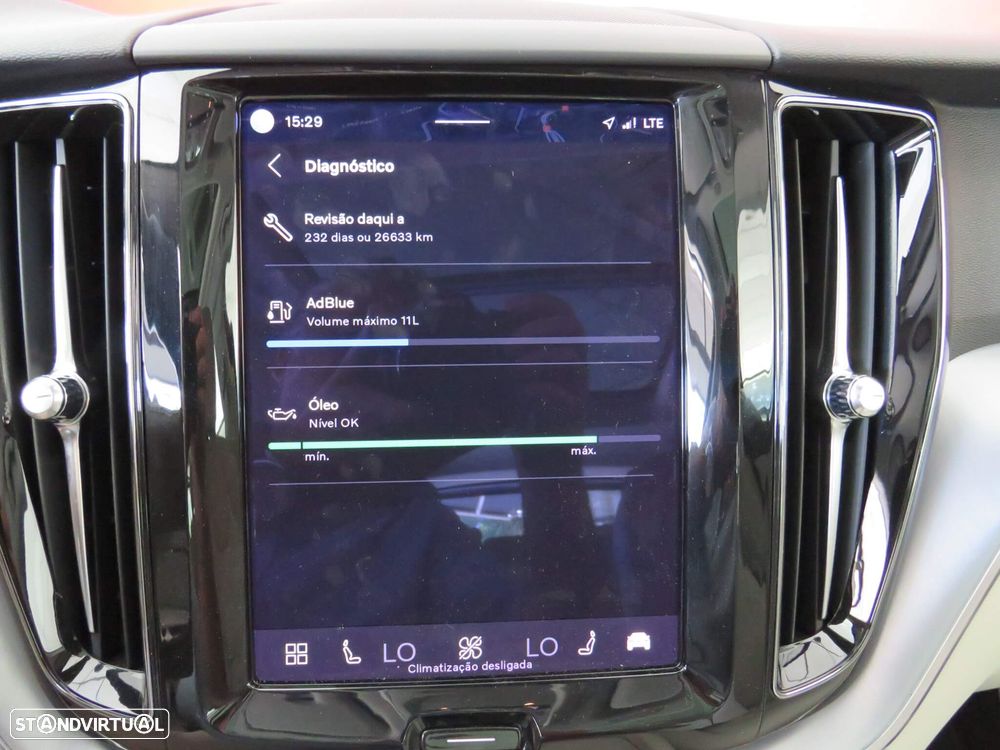Volvo XC 60 2.0 B4 Momentum Plus - 30