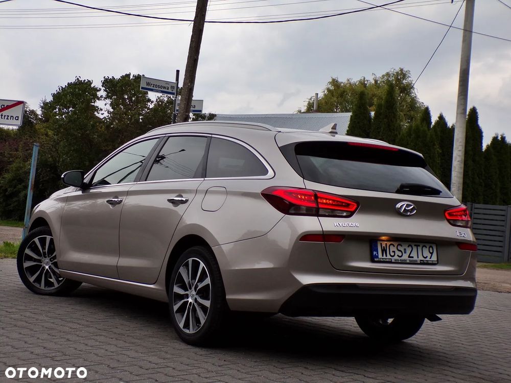 Hyundai i30 blue Kombi 1.6 CRDi Premium - 2