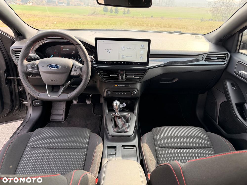 Ford Focus 1.0 EcoBoost Hybrid ST-LINE - 13