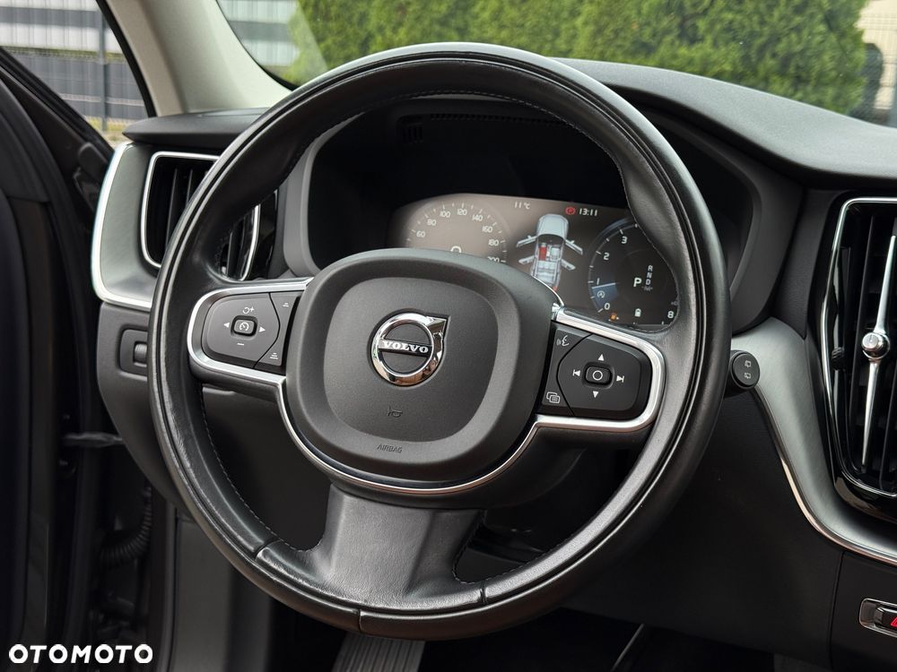 Volvo XC 60 B4 B Geartronic Momentum Pro - 17