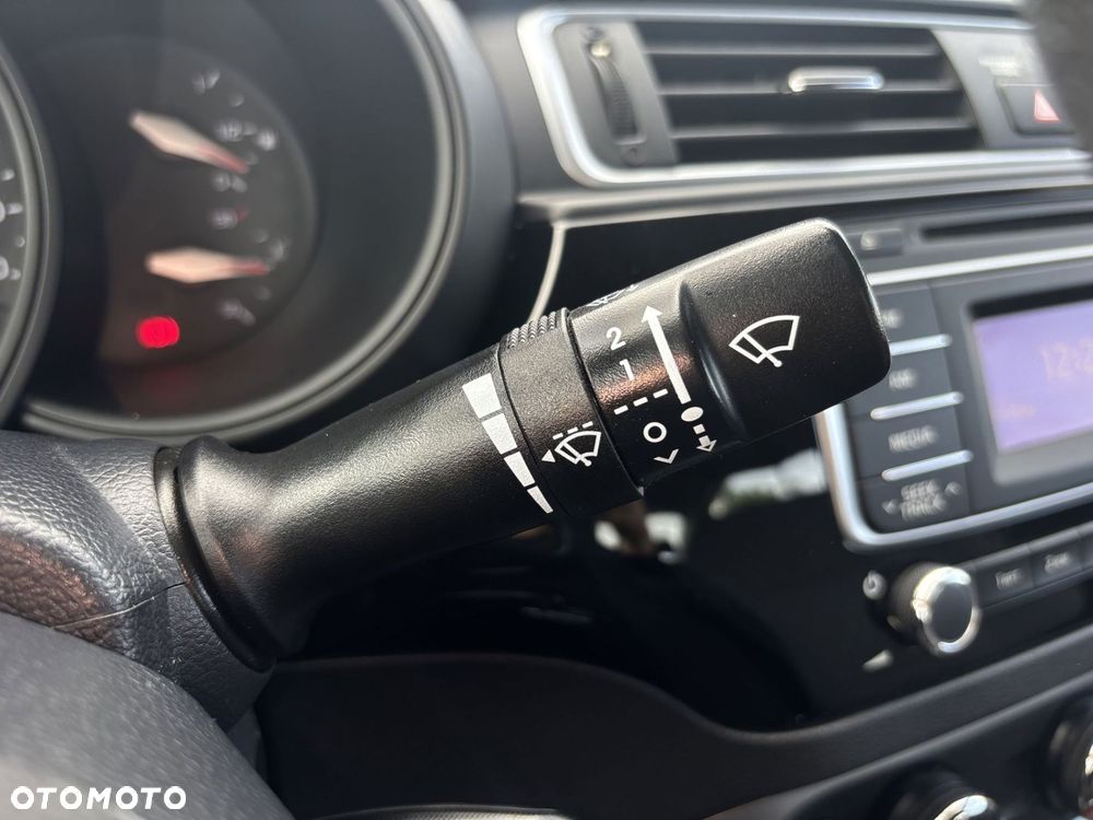 Kia Rio - 16