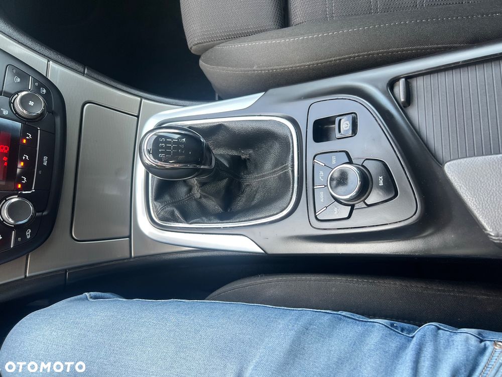 Opel Insignia 2.0 CDTI 150 Jahre - 13