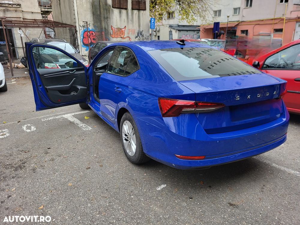 Skoda Octavia 2.0 TDI DSG Ambition - 9