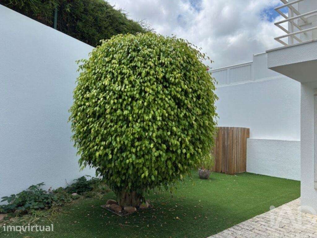 Casa / Villa T3 em Vila Franca de Xira de 226,00 m2 - Grande imagem: 3/29