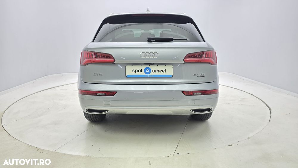 Audi Q5 2.0 40 TDI quattro S tronic Sport - 8