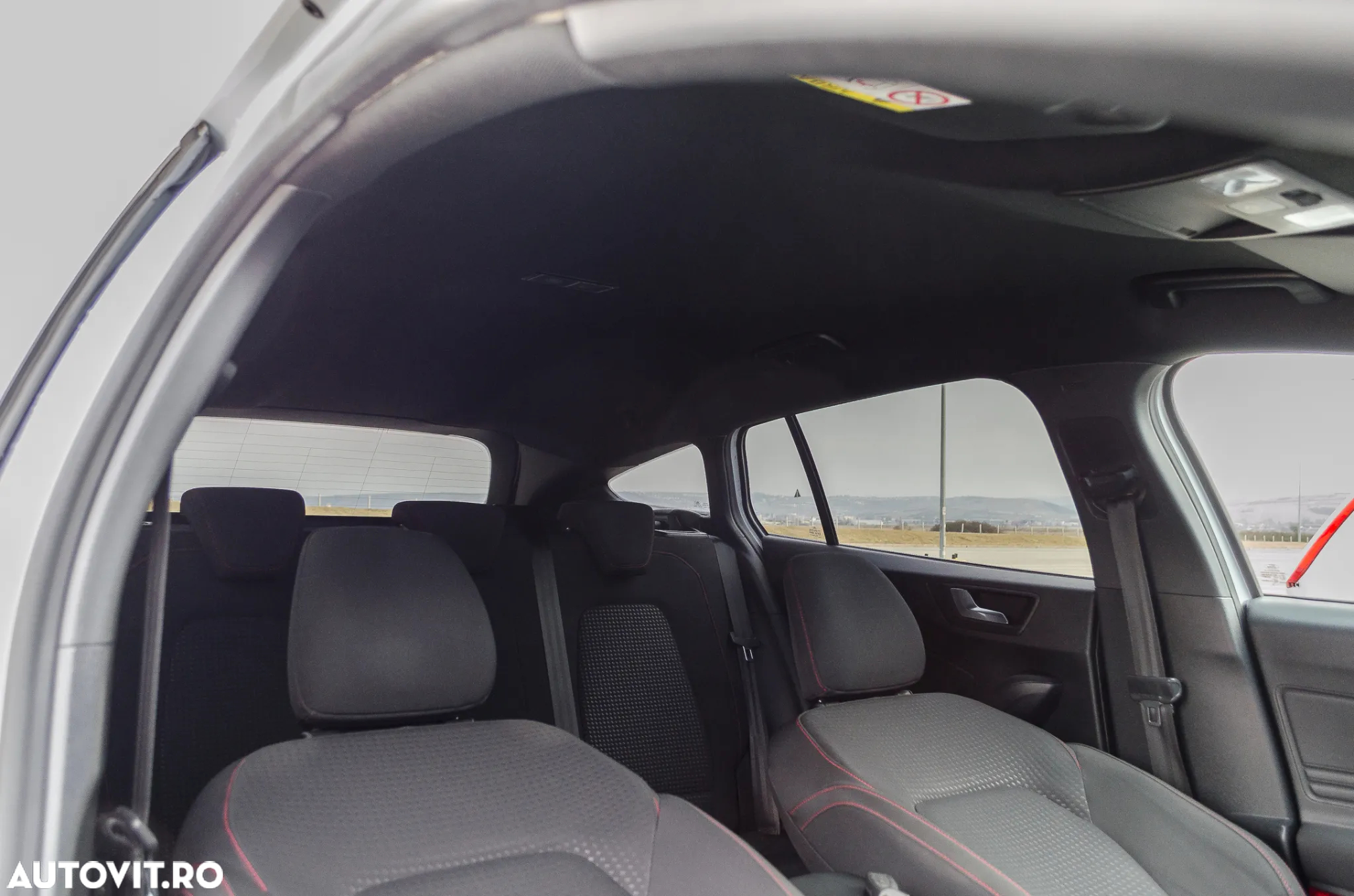 Ford Focus Turnier 1.5 EcoBlue Start-Stopp-System ST-LINE - 14