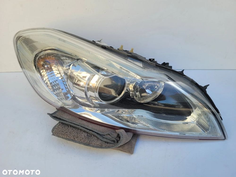 Volvo C30 / C70 lift lampa przód prawa xenon skretny - 2