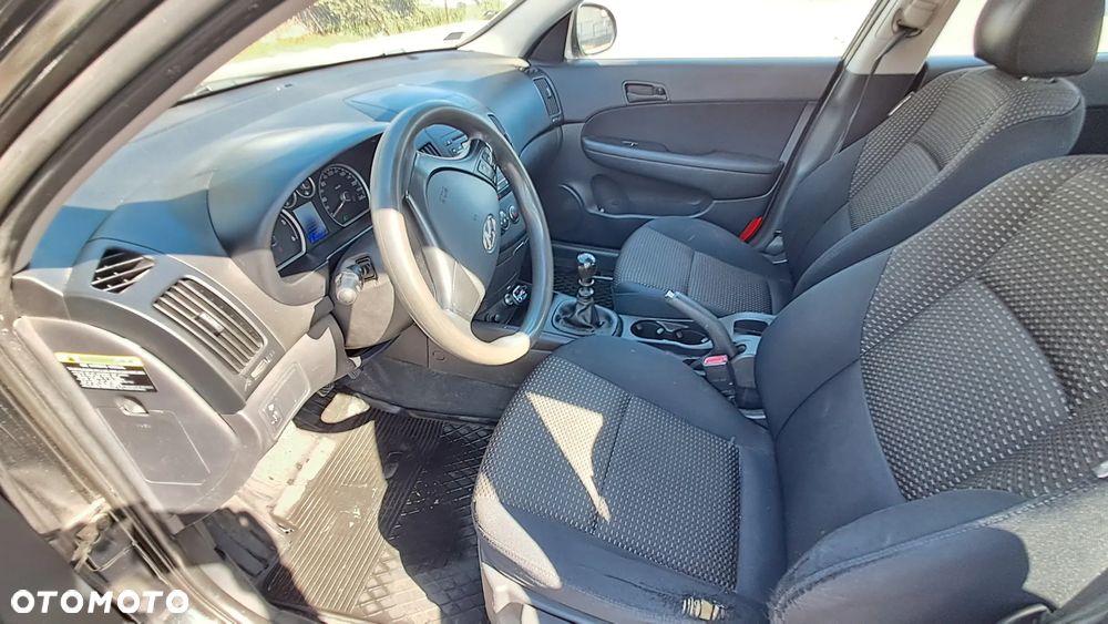 Hyundai i30 1.6 CRDi Classic + - 7