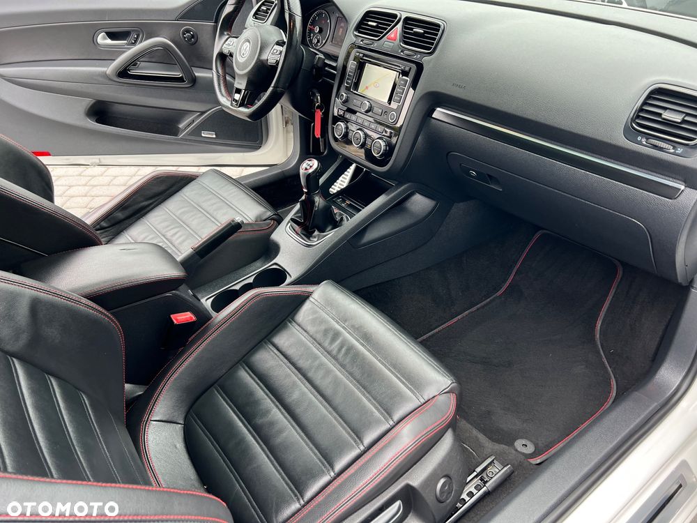 Volkswagen Scirocco 2.0 TDI Blue Motion Technologie Edition - 25