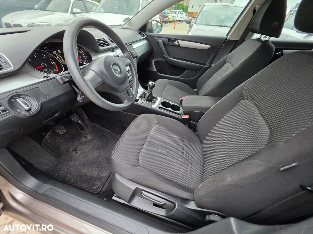Volkswagen Passat 1.9 TDI DPF Comfortline - 9