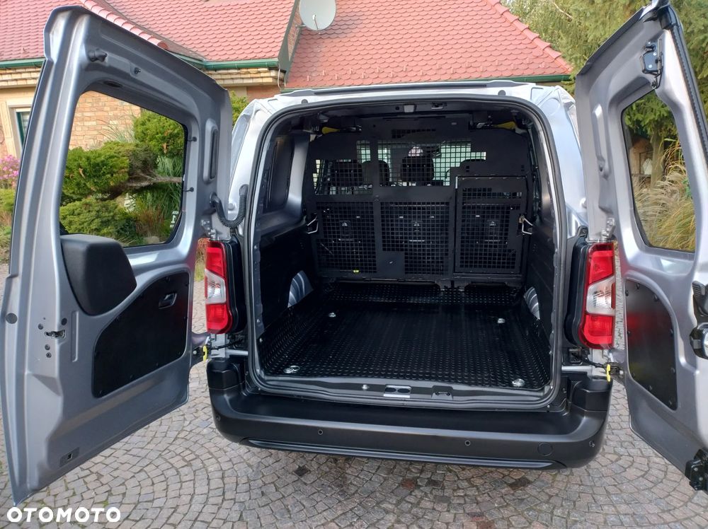 Toyota Proace City 1.5 D-4D Long 2,4t Active (bryg.) - 23