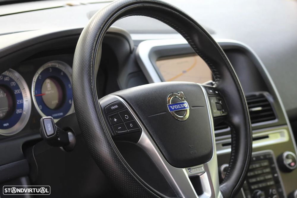 Volvo XC 60 2.0 D4 R-Design 139g Start/Stop - 28