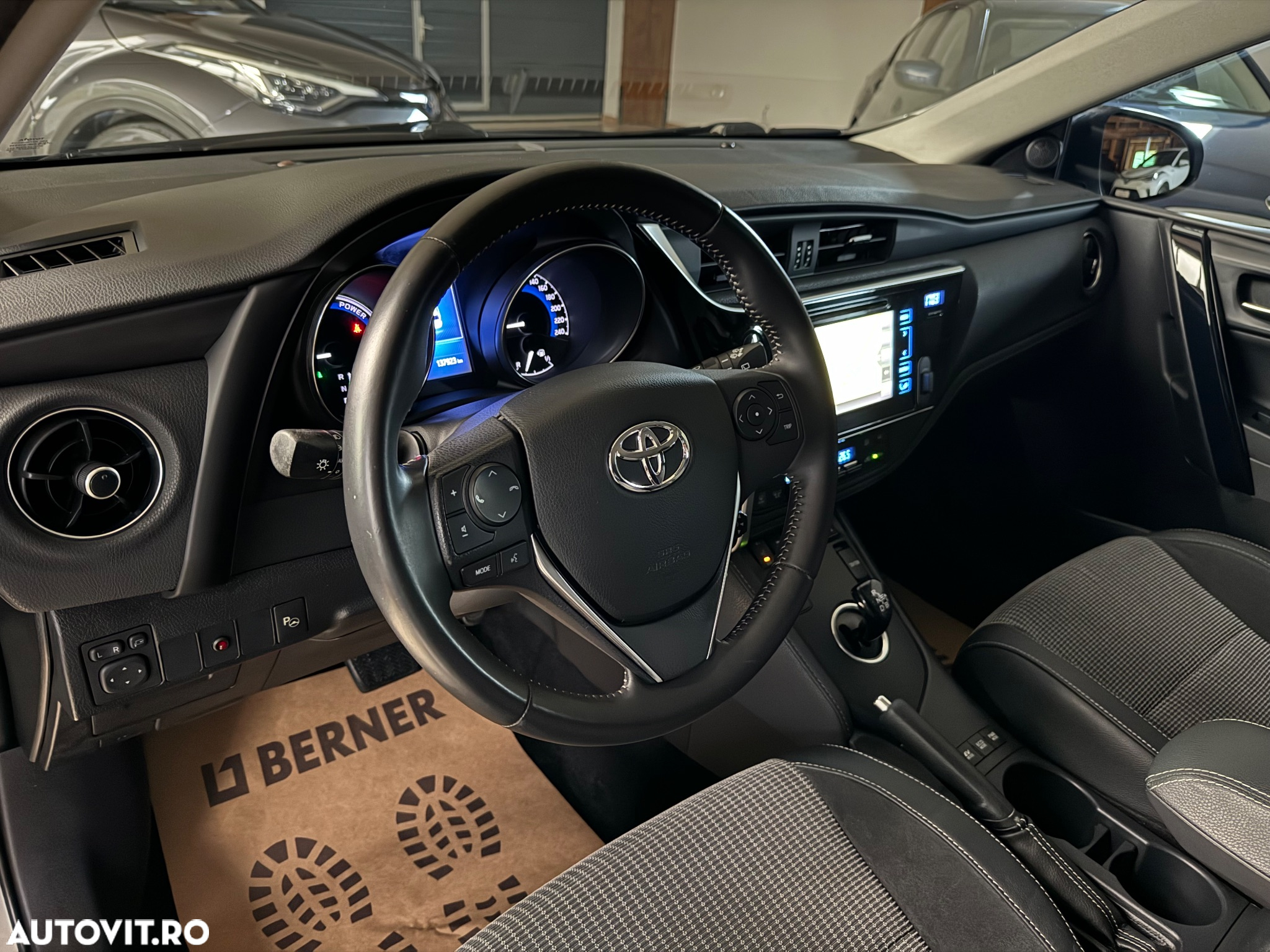 Toyota Auris 1.8 L VVT-i Hybrid Luna - 9