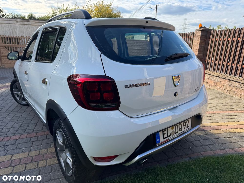 Dacia Sandero Stepway TCe 90 (S&S) Essential - 4