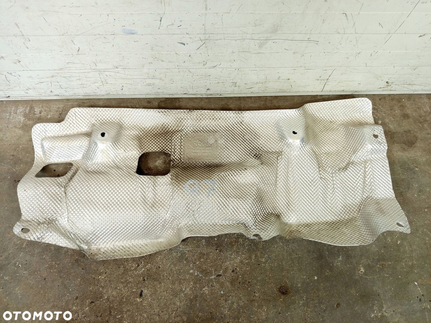 OSŁONA TERMICZNA AUDI Q7 4M VW TOUAREG III 4M0825661N - 1