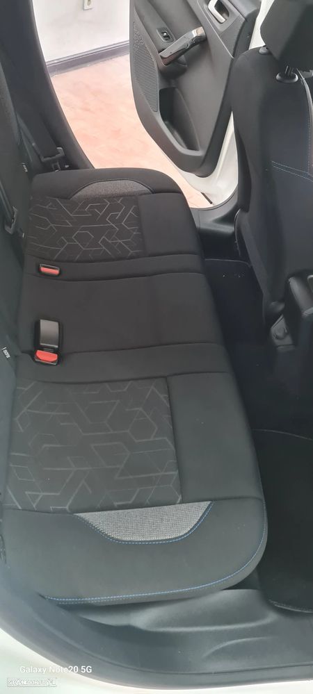 Peugeot 2008 BlueHDi 100 STOP & START Signature - 14