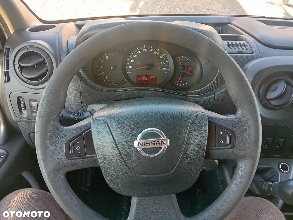 Nissan NV 400 - 23