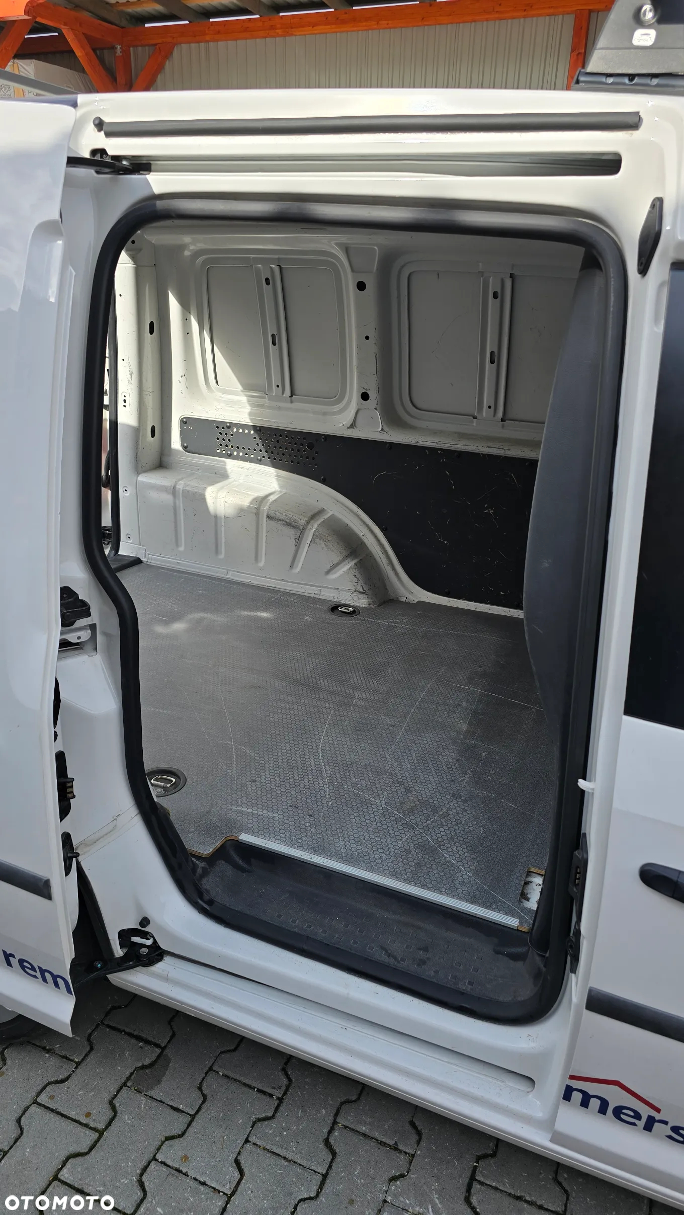 Volkswagen Caddy - 9