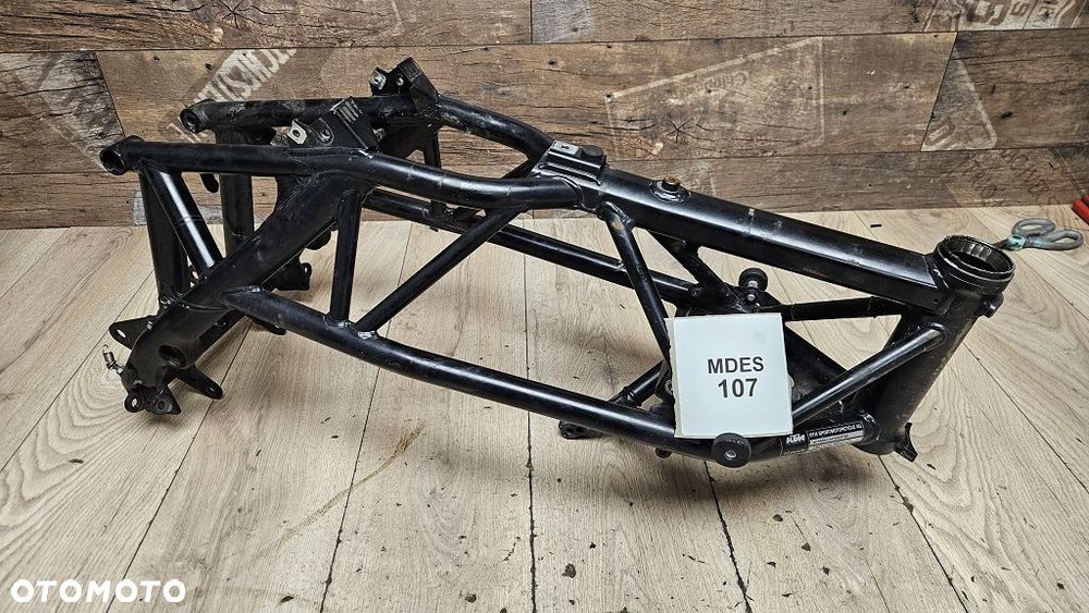 KTM 690 DUKE  rama   główna z papierami - 1