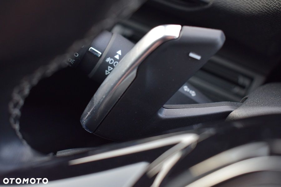 Peugeot 3008 PureTech 130 Stop & Start GPF EAT8 Allure - 23