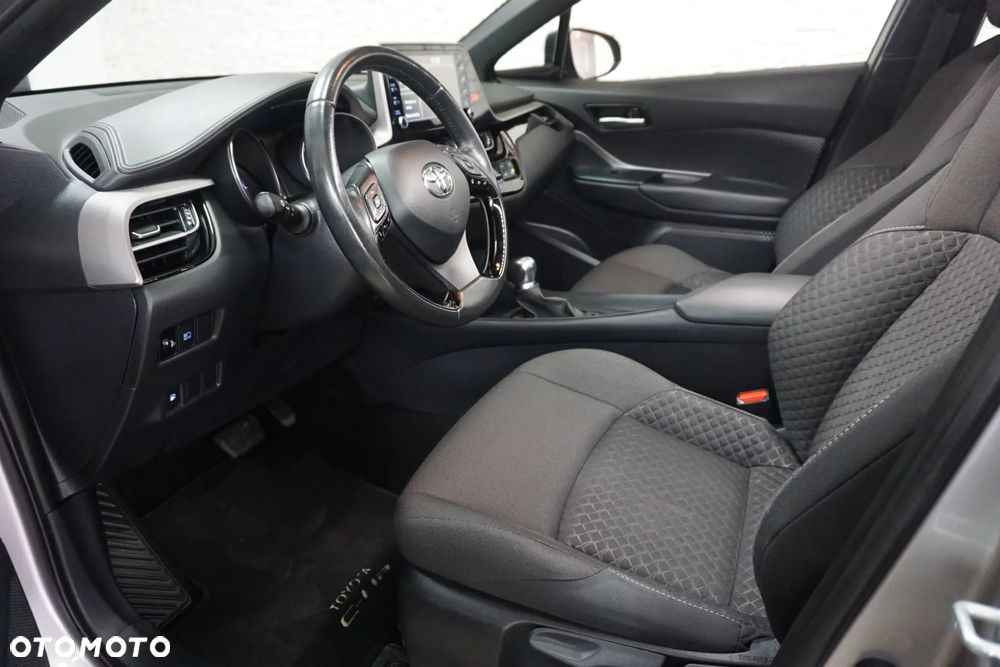 Toyota C-HR Hybrid Business-Edition - 36