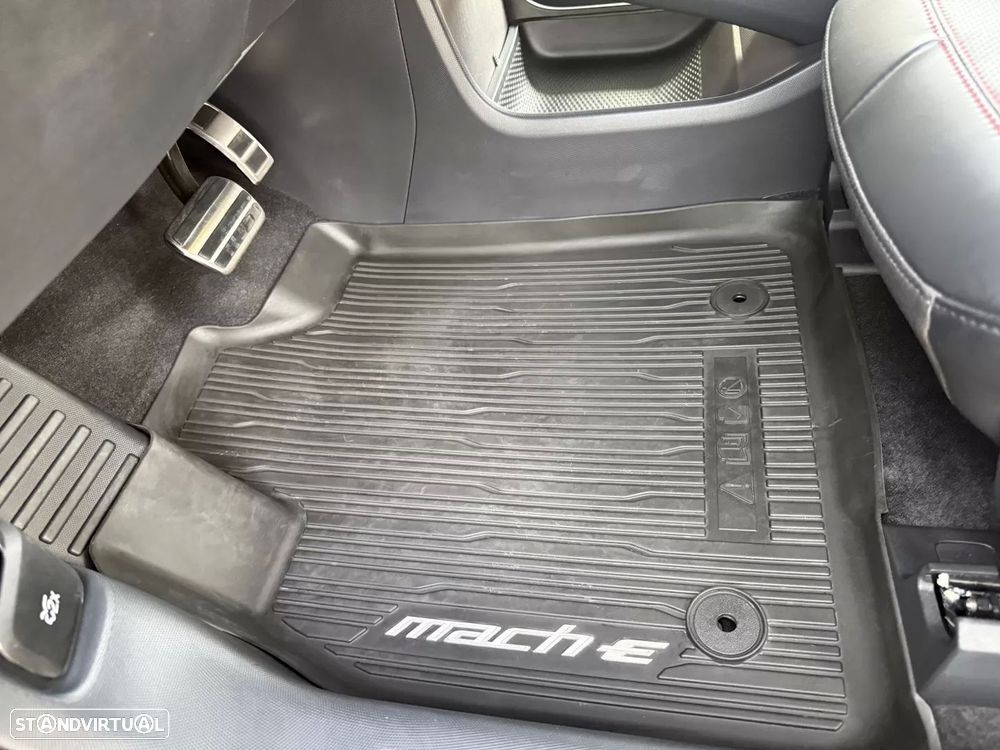 Ford Mustang Mach-E 98.7 kWh Premium AWD - 25