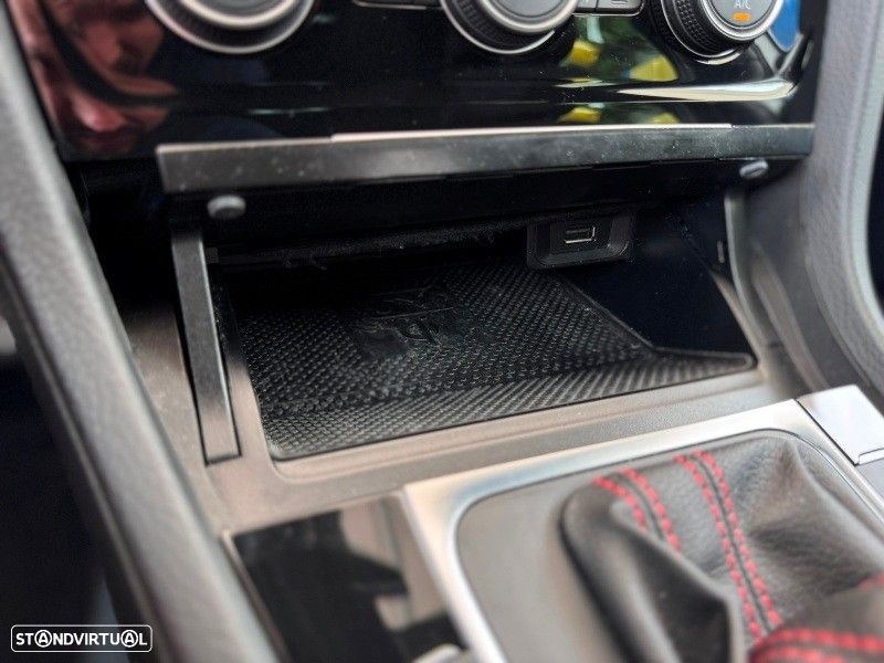 VW Golf 2.0 TSI GTI DSG Performance - 41