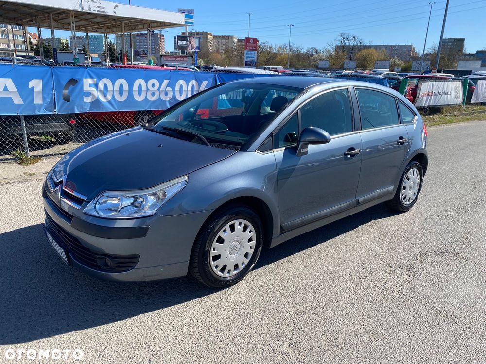 Citroën C4 1.6 16V Confort - 1