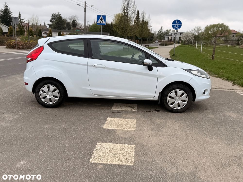 Ford Fiesta 1.6 TDCi DPF Titanium - 6