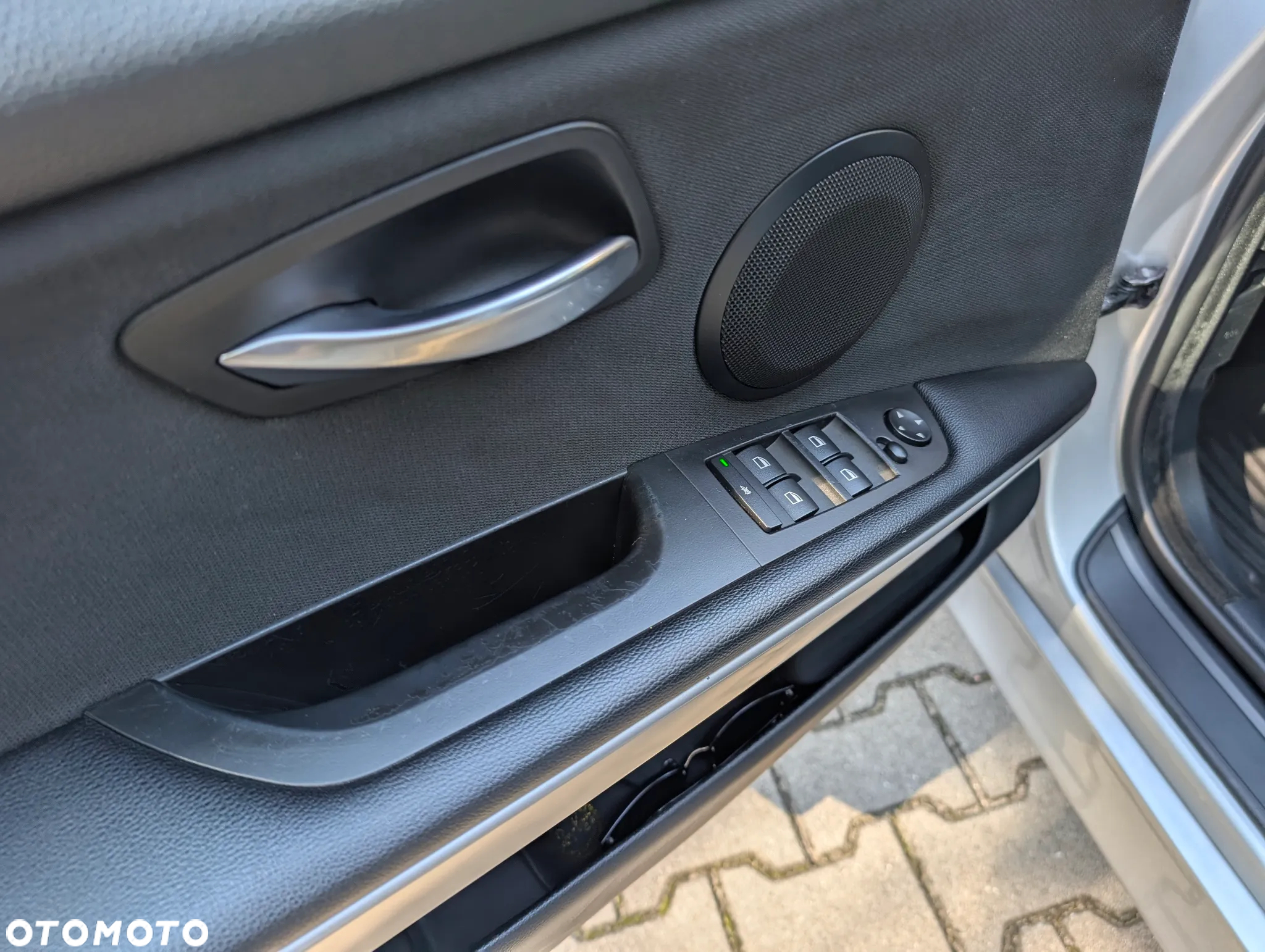 BMW Seria 3 318i Touring - 25