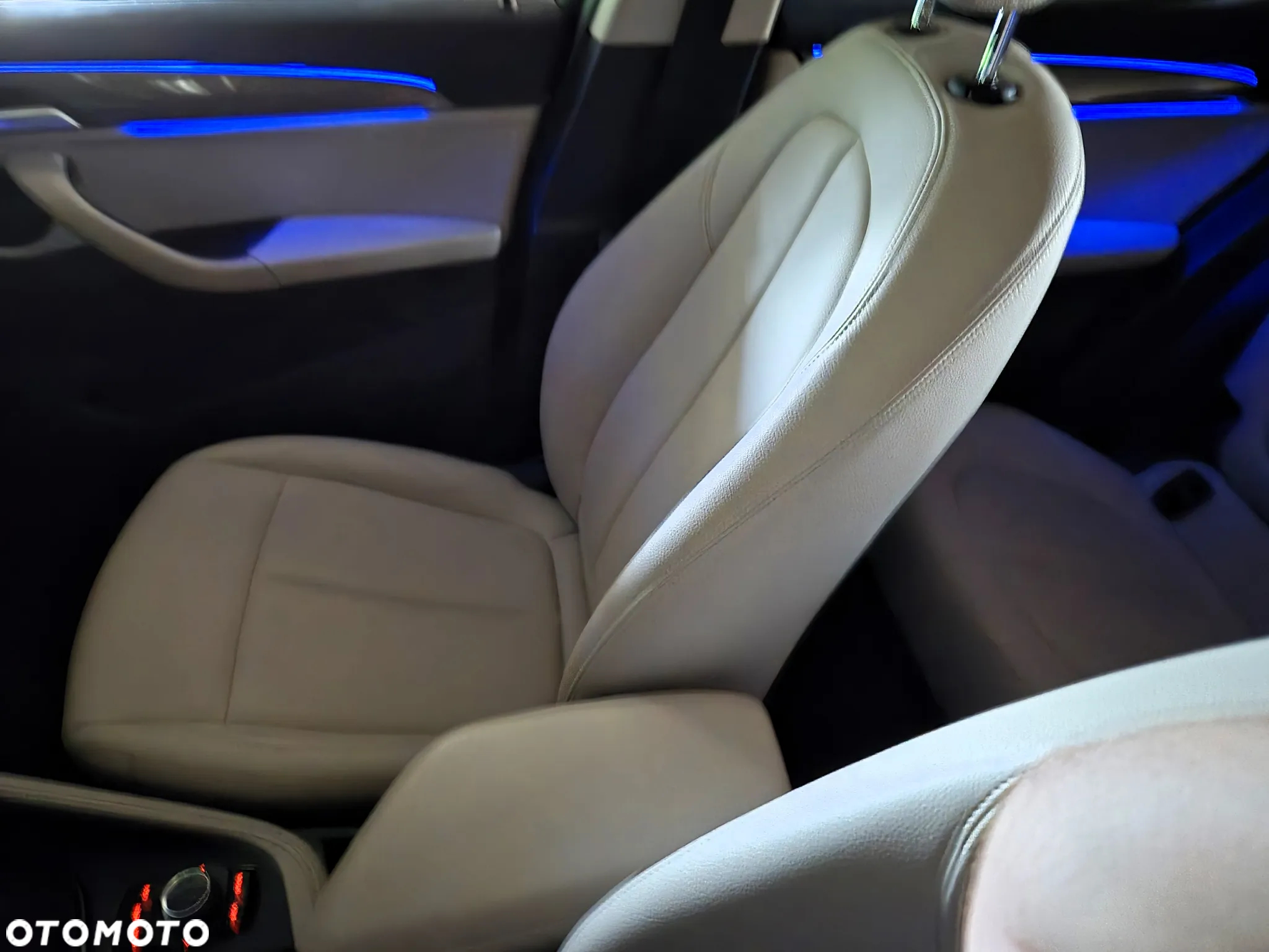 BMW X1 sDrive18i xLine - 12