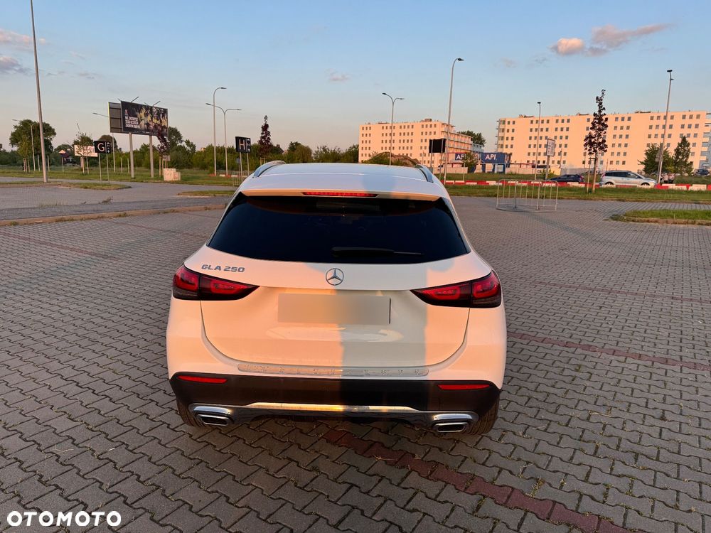 Mercedes-Benz GLA 250 8G-DCT Progressive - 5