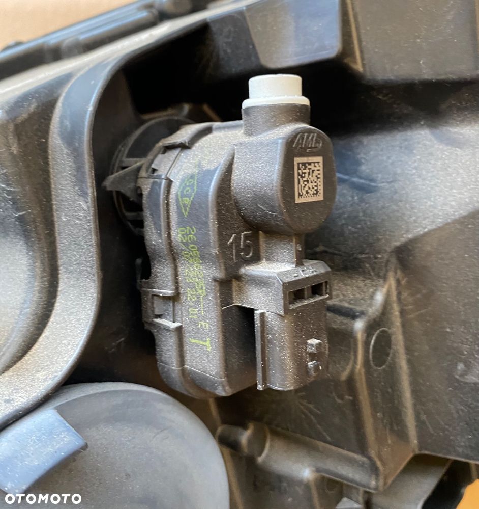 DACIA Sandero III 3 STEPWAY Lift Logan III Jogger LAMPA PRZEDNIA PRAWA REFLEKTOR PRAWY PRZÓD LEDOWA led full led 260107920R biała biały środek  Wwa - 12