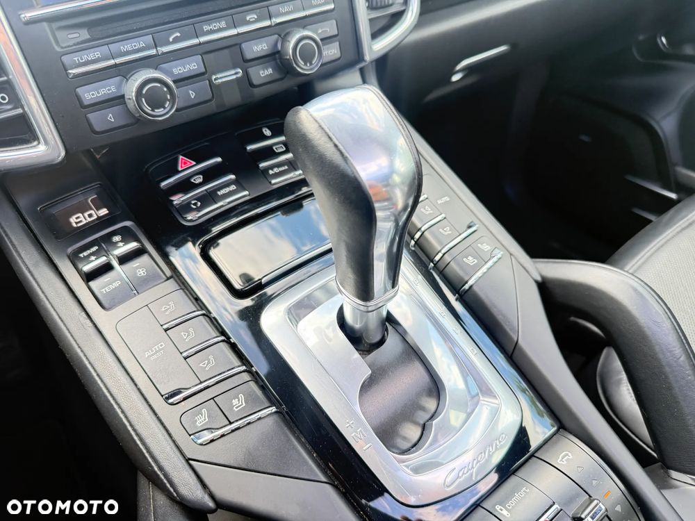 Porsche Cayenne - 21