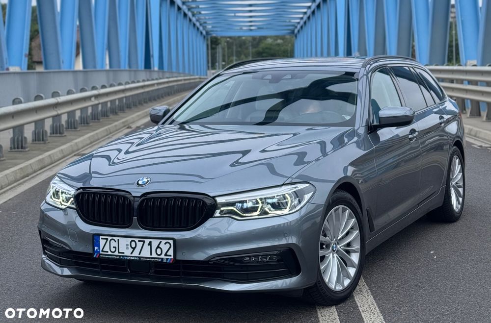 BMW Seria 5 530d xDrive Touring - 3