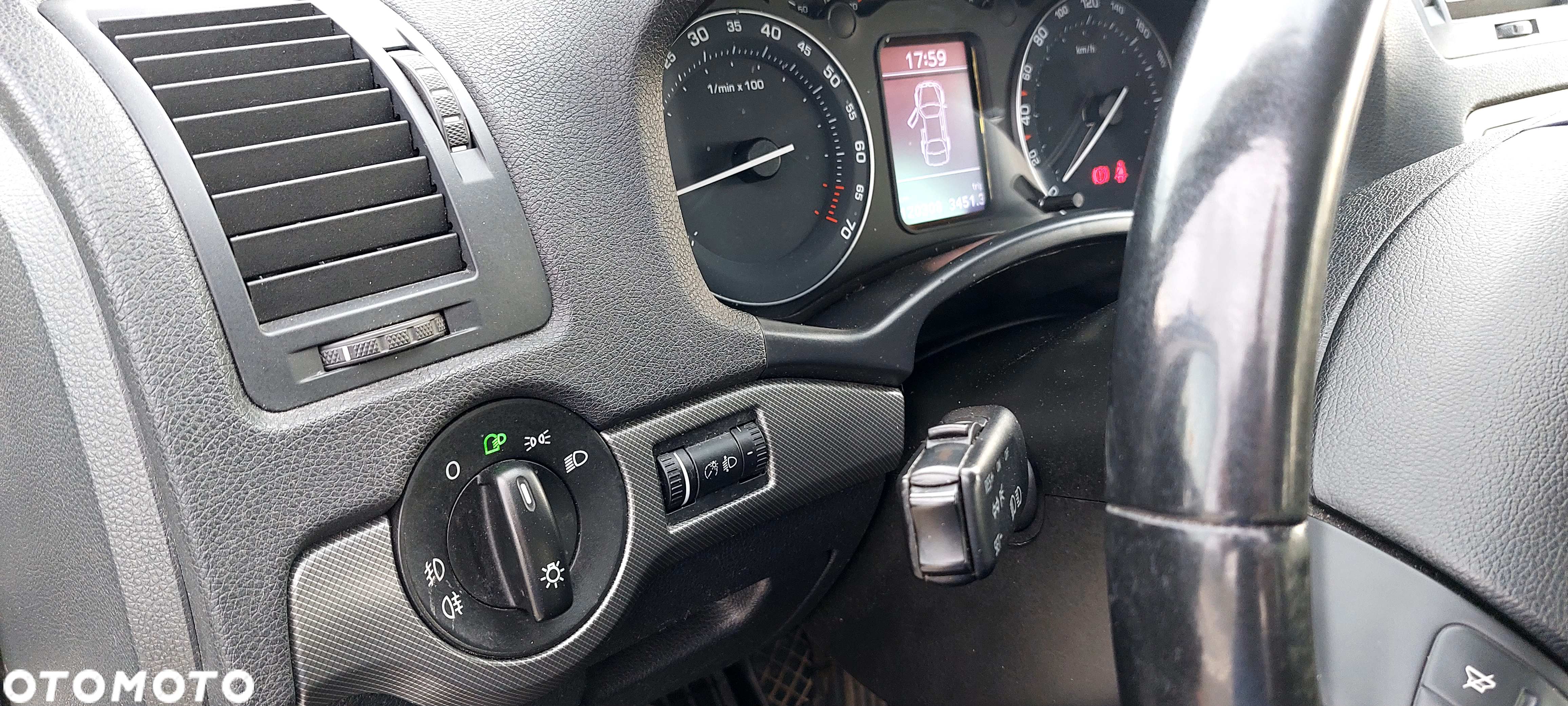 Skoda Octavia 1.6 FSI Elegance - 37