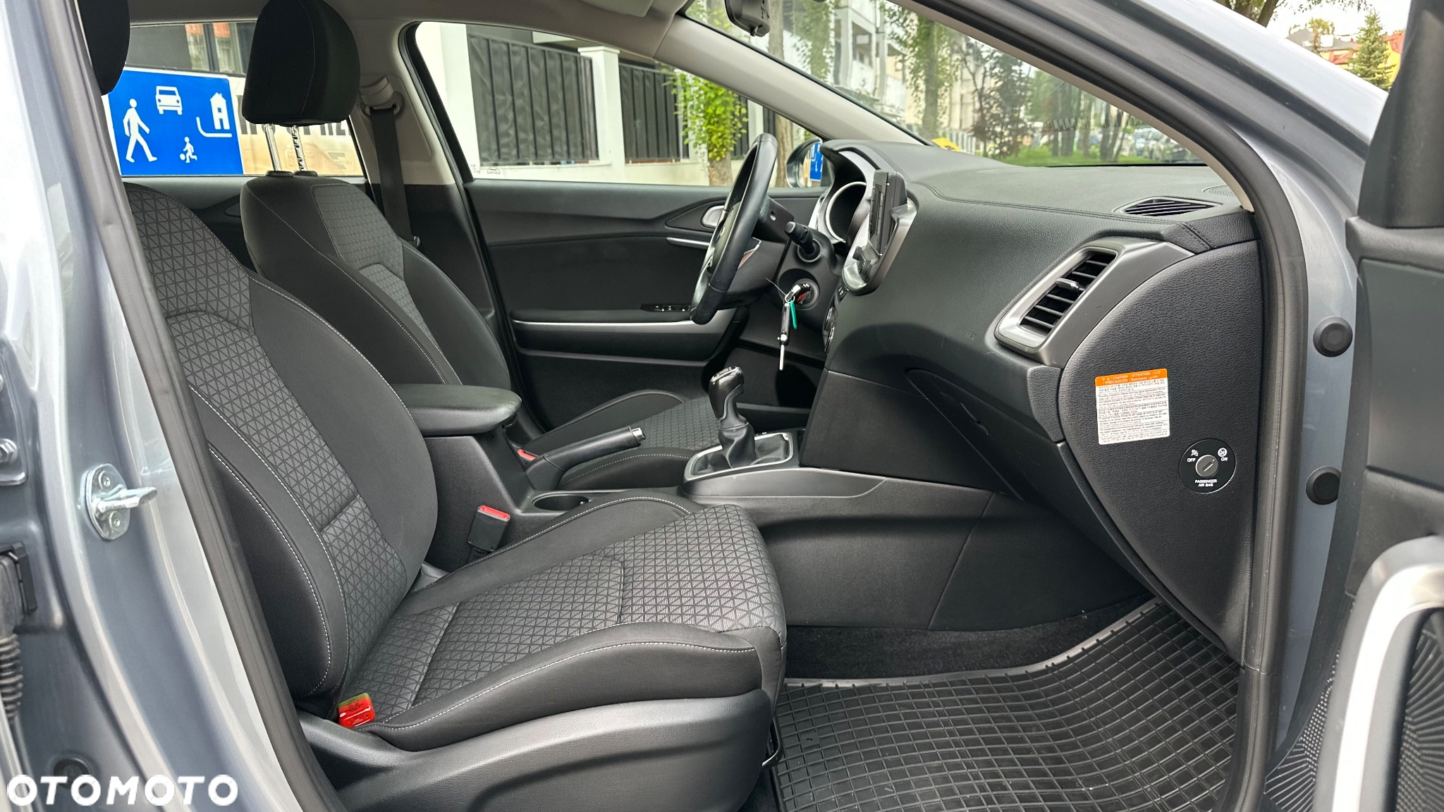 Kia Ceed 1.6 CRDi SCR M - 10