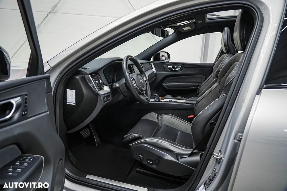 Volvo XC 60 T6 AWD AT PHEV Plus Dark - 7