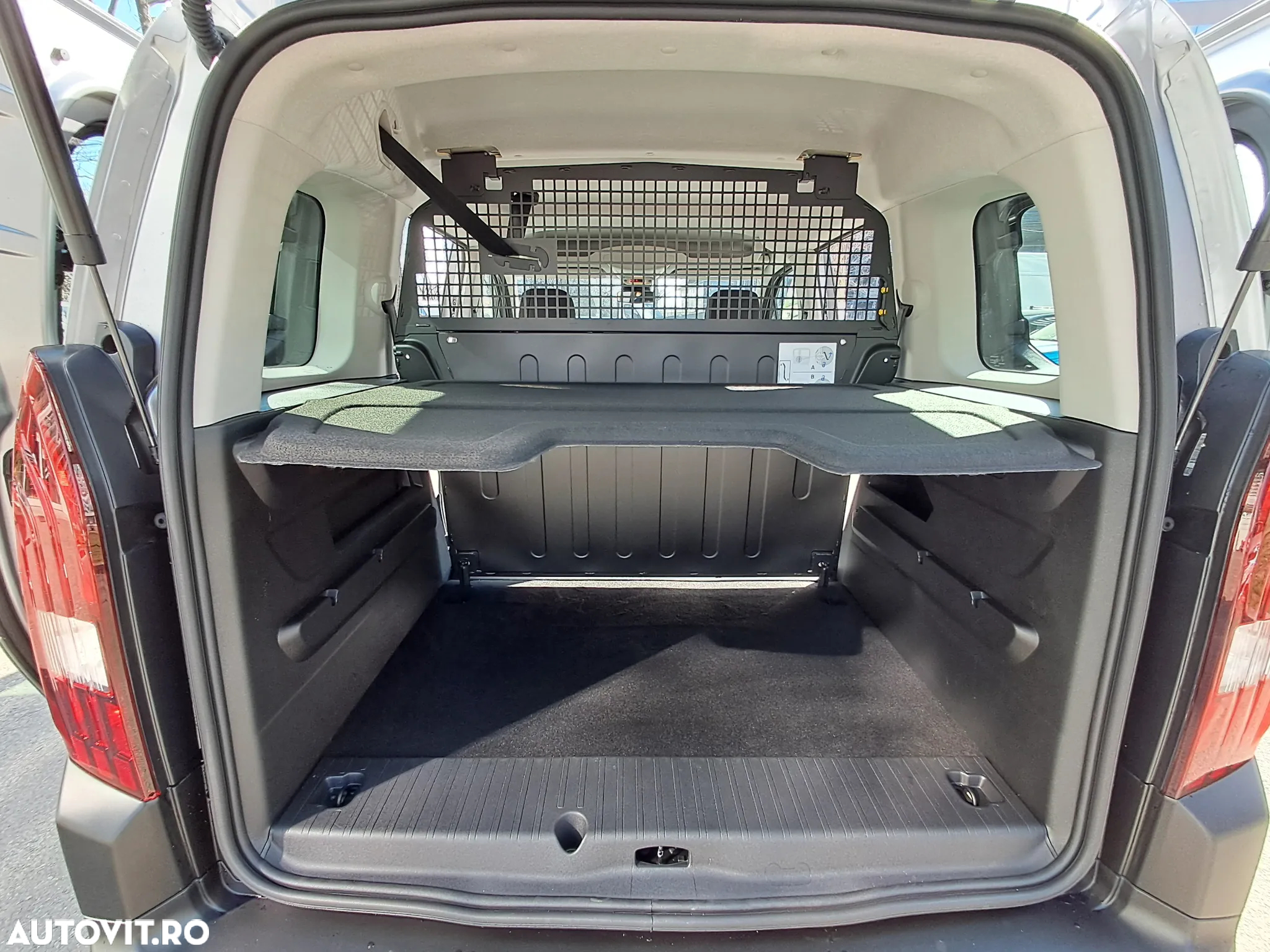 Peugeot Rifter 1.5 BlueHDI 100 CP S&S BVM6 Active Pack - 27