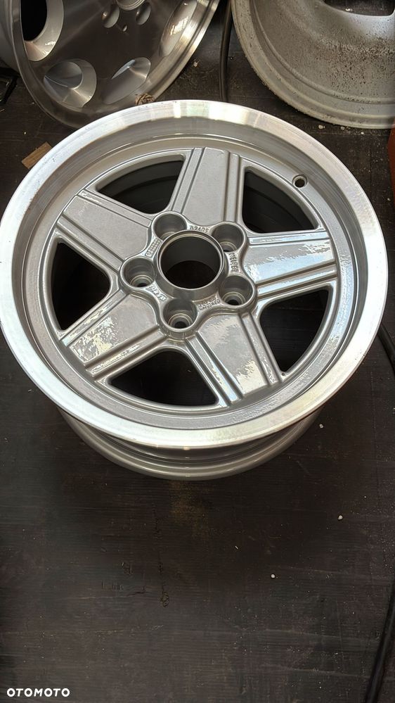 Mercedes-Benz W123 - 30