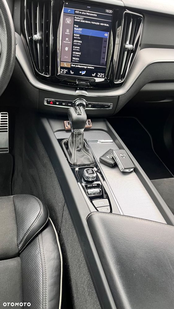 Volvo XC 60 T6 GPF AWD R-Design - 32