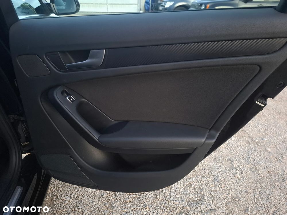 Audi A4 Avant 2.0 TDI DPF quattro S tronic Attraction - 23