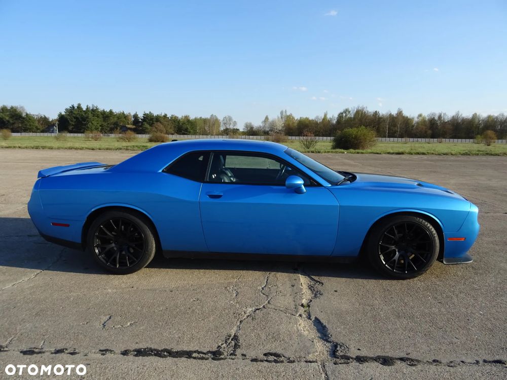 Dodge Challenger - 4