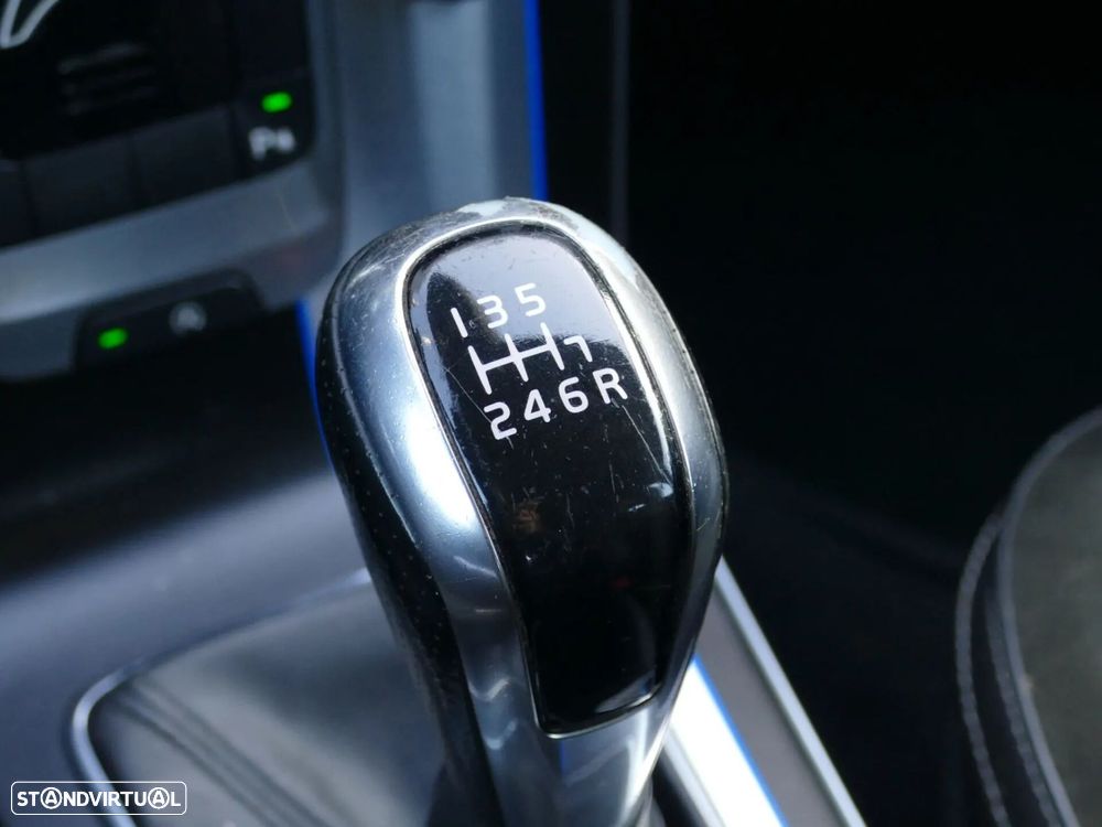 Volvo V40 2.0 D2 R-Design - 18