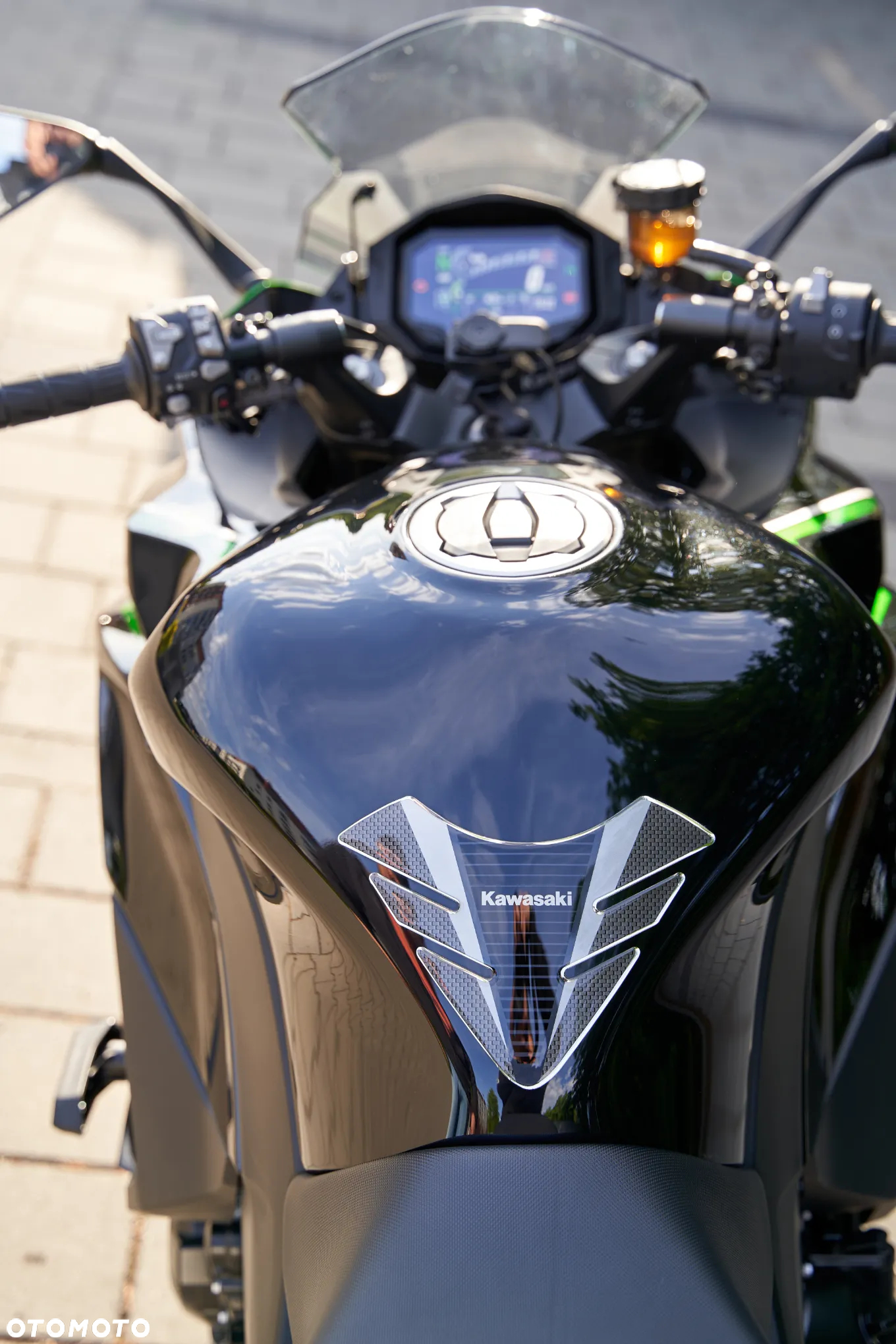 Kawasaki Ninja 1000 SX - 23