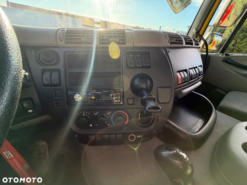 DAF CF 360 - 28