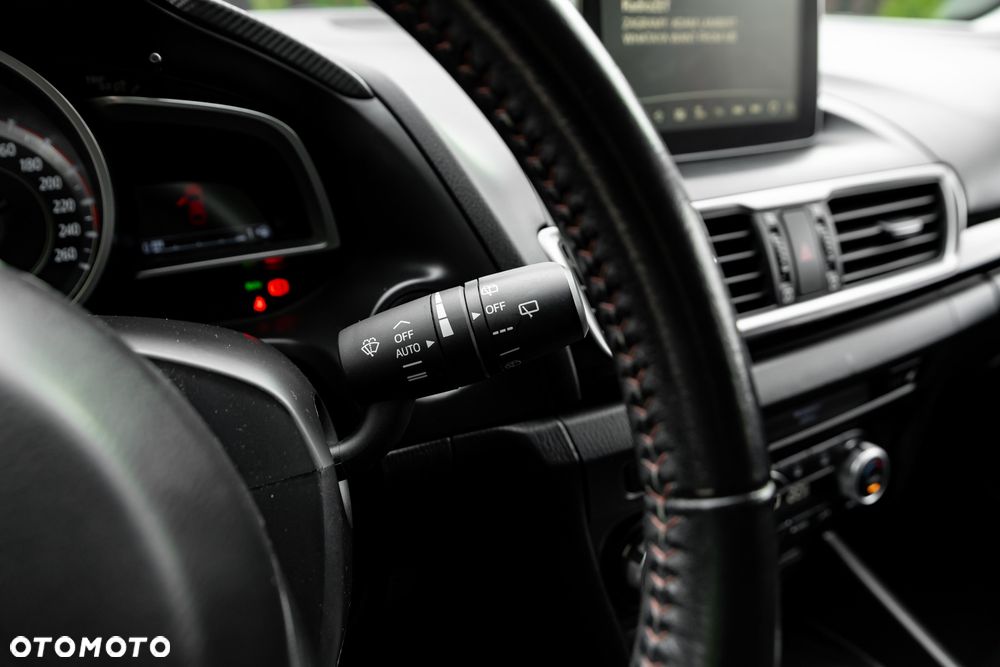 Mazda 3 SKYACTIV-G 120 NAKAMA - 33