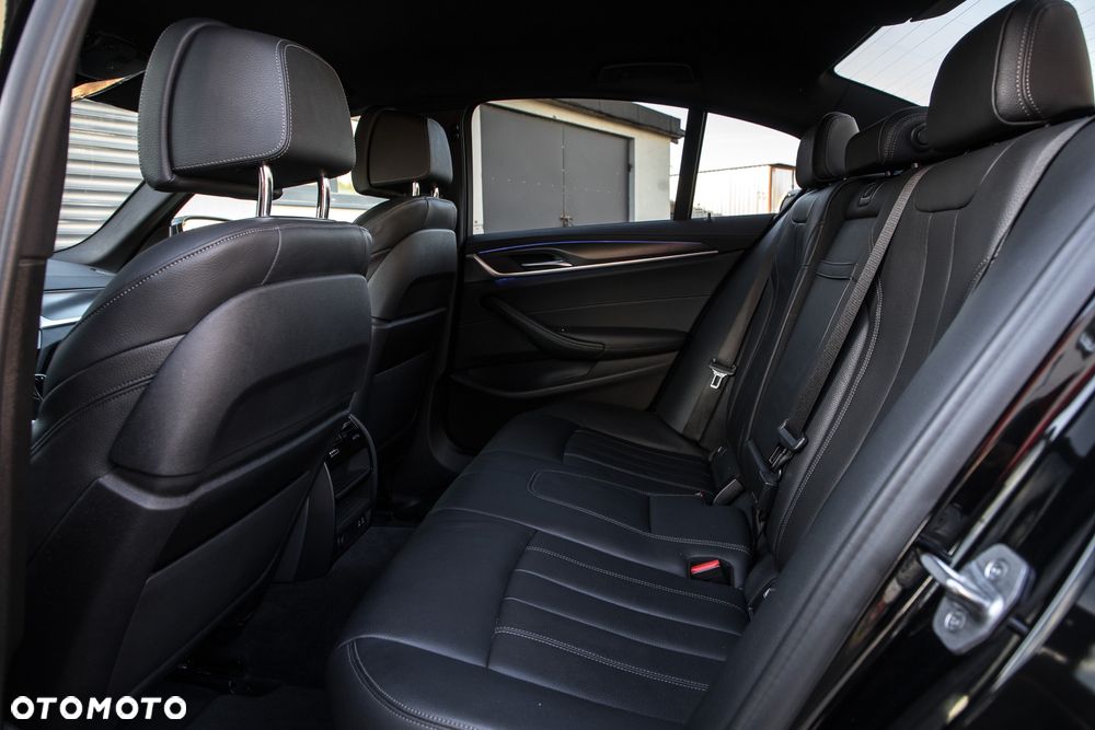 BMW Seria 5 530i xDrive Sport Line sport - 17