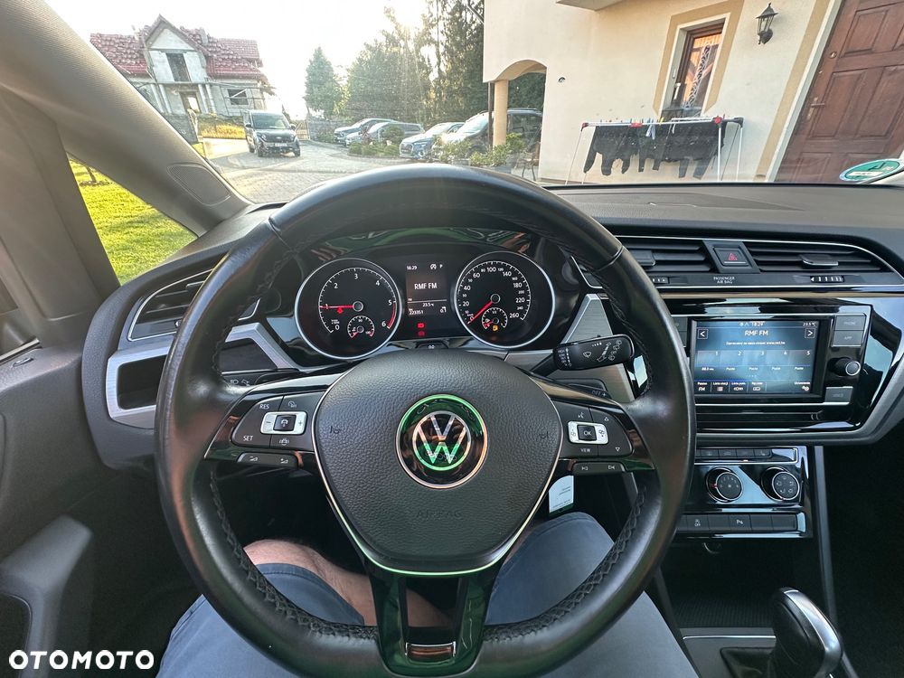 Volkswagen Touran 2.0 TDI SCR DSG ACTIVE - 16